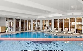 Maloves Resort & Spa, Pokoje W Bocznych Budynkach